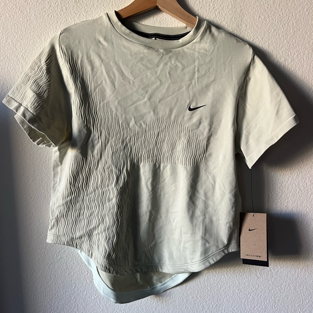 BNWT Nike Women's Dri-Fit in Pastel Green